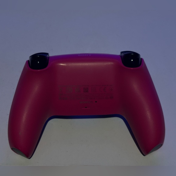 Vibrant Pink Wireless PS5 Controller - Picture 2 of 2